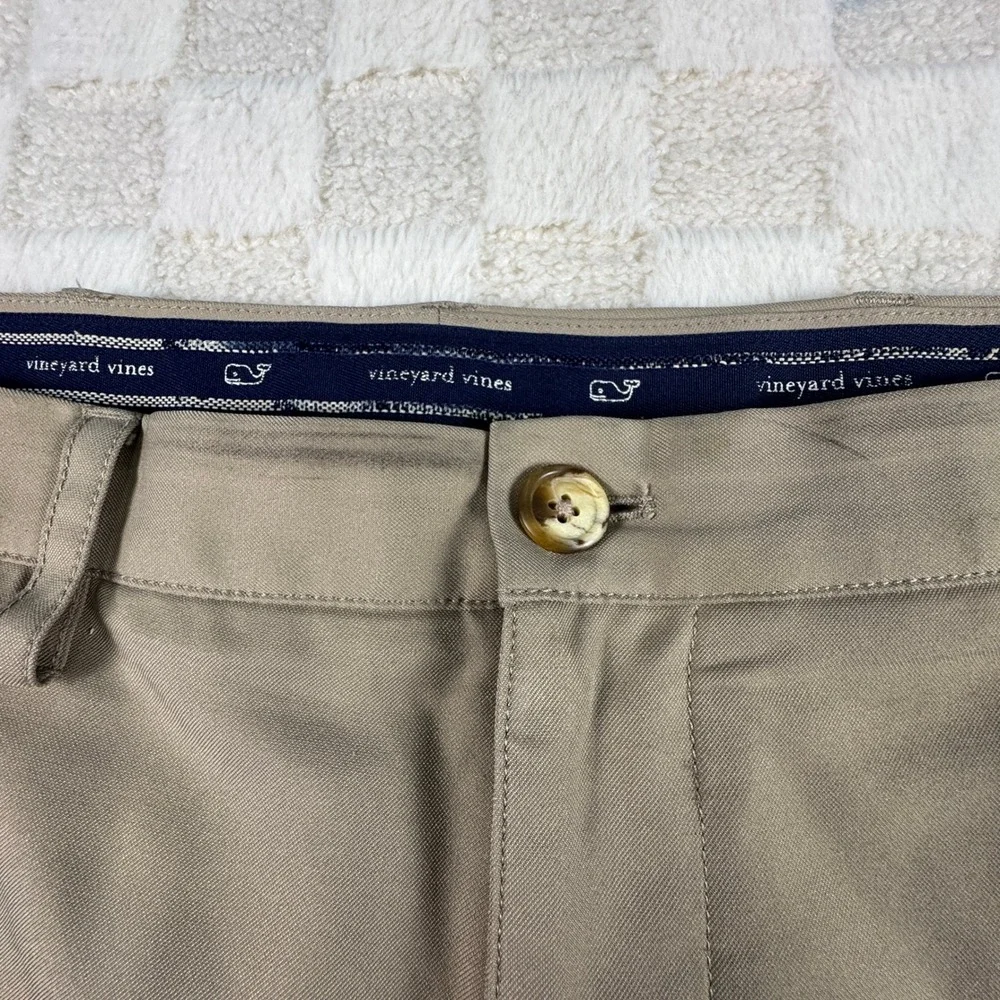 Vineyard Vines Mens Performance Golf Shorts Tan Khaki Flat Front Size 38